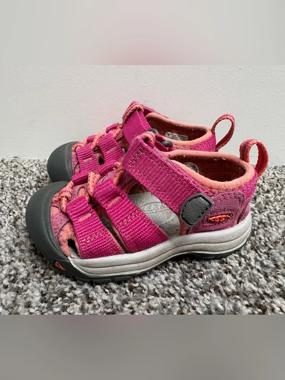 Keen Waterproof Hiking Sandals Toddler Size 4c Pink Strappy Closed-Toe Sandal